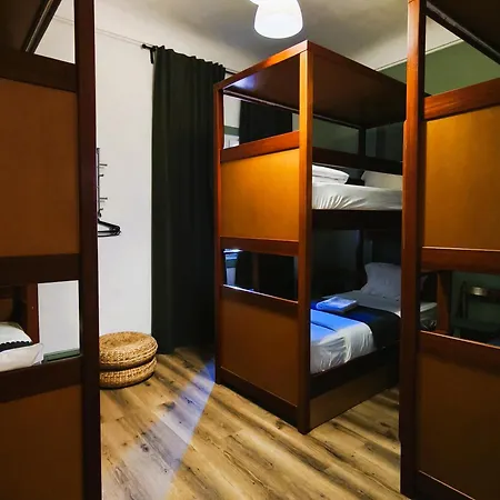 Hostal Ey *