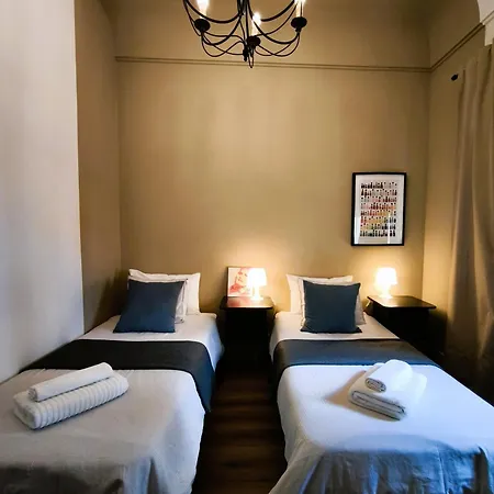 Hostal Ey *