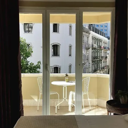 Ey * Lisboa